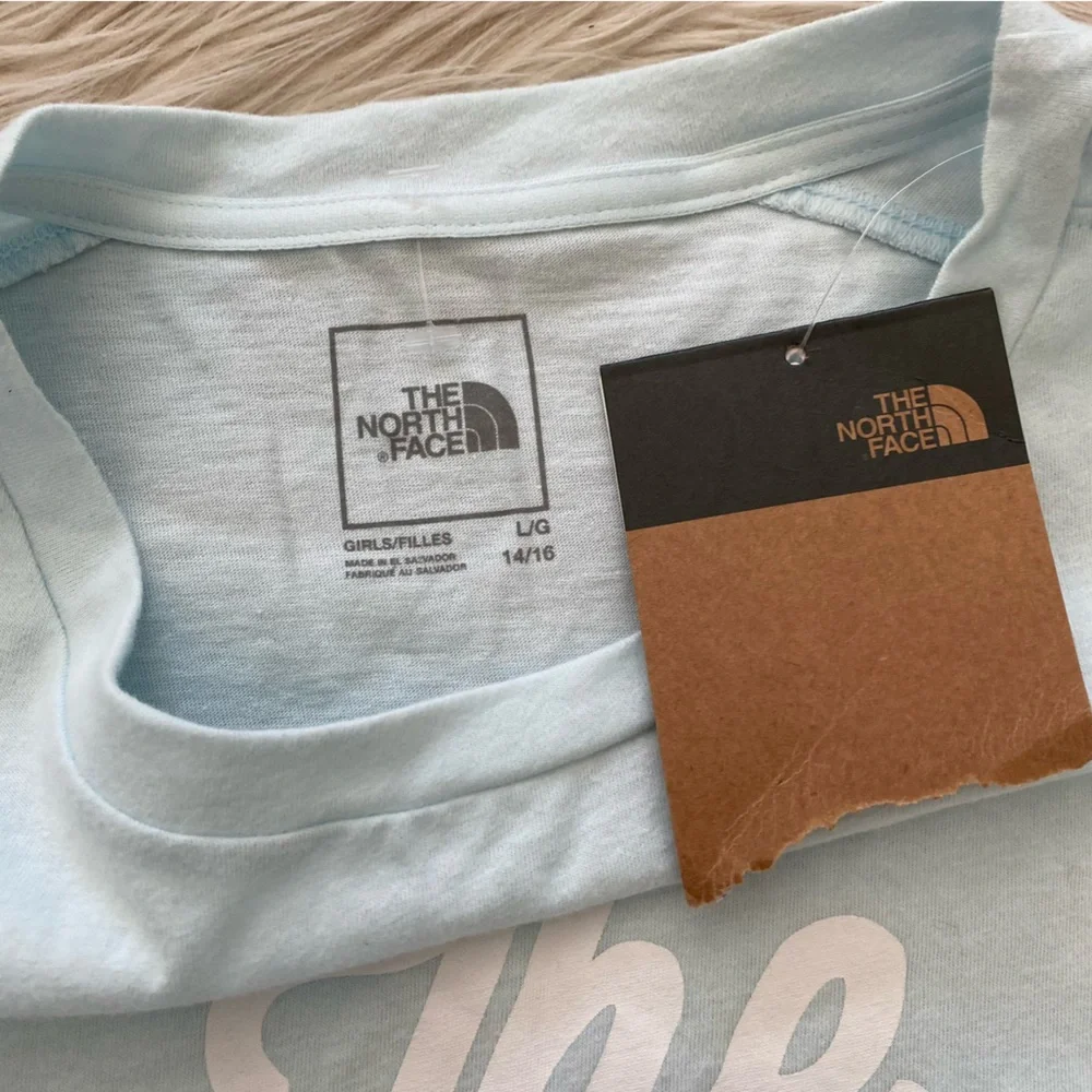 The North Face Girls 14/16 Light Blue Logo Long Sleeve Tee Shirt Large Outdoors